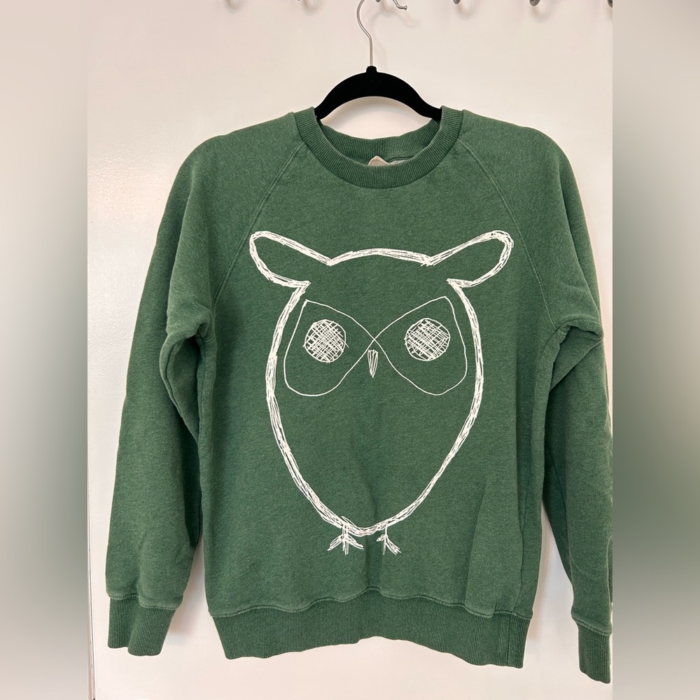 Green Crewneck Sweater with Owl Design